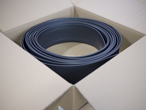 Profily pro automobilový průmysl - ochranný profil pro plachty nákladních automobilů